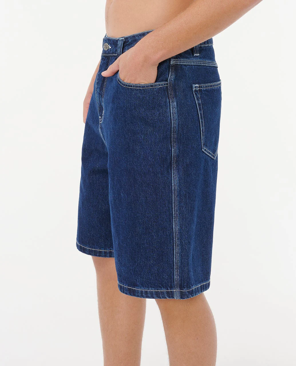 22" Script Walkshort - Image 6